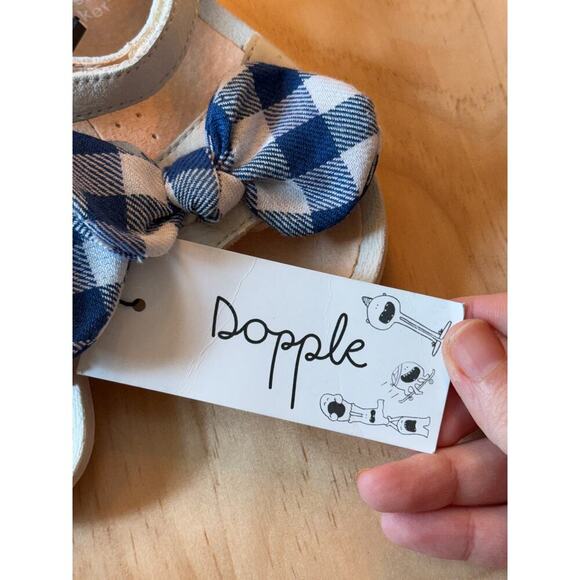 NWT Dopple Size 7.5 Baby Girl Sandals Off‎ White Blue Gingham Open Toe Leather - Picture 2 of 8
